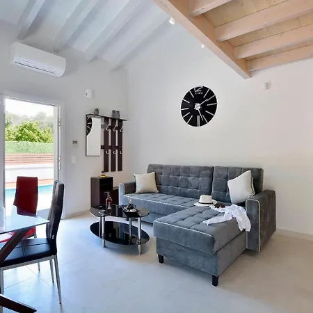 Вилла Villa Ventus Sleeps 7 With Parking Episkopiana (Corfu)