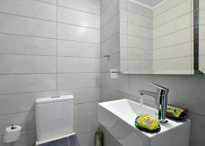 Ventus Sleeps 7 With Parking Villa