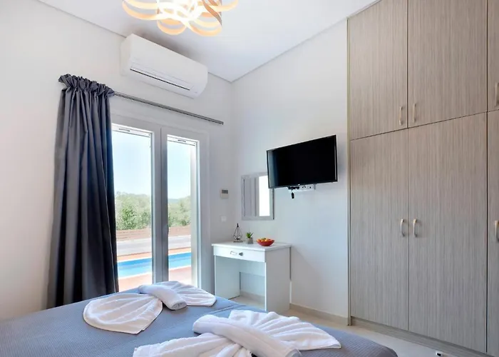 Ventus Sleeps 7 With Parking Villa