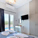 Ventus Sleeps 7 With Parking Villa