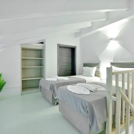 Ventus Sleeps 7 With Parking Episkopiana (Corfu)